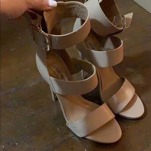 Steve Madden Heels size6 beige